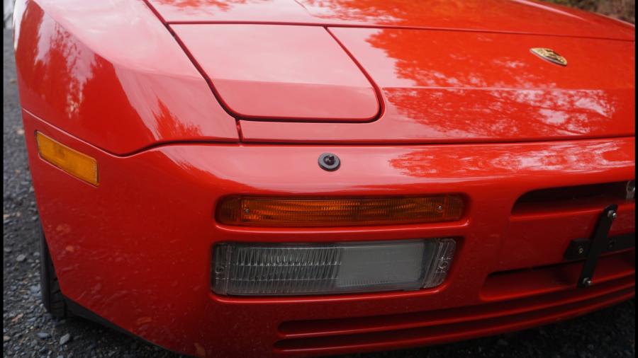 Детали экстерьера Porsche 944 Turbo 1986 года  (фото 23 из 149)